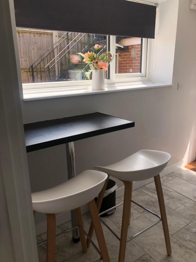 Exclusive Modern Decorated 1 Bedroom Detached Studio Newport  Exterior photo